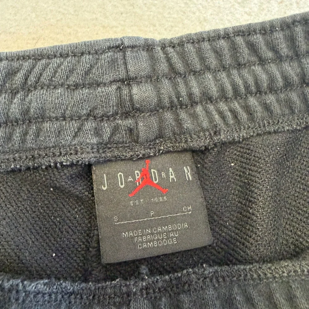 Jordan Jumpman Fleece Shorts Mens Small Black Oversized Logo Raw Hem Athletic